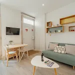 شقة Downtown Cosy By Vacationy *